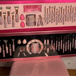 Glitz and Glam Makeup Brushes Bundle